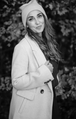 ClaudiaG7_2114_