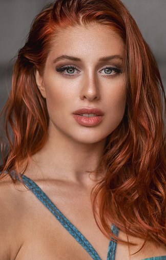 LauraA8_2121_01.jpg